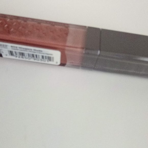 New Burt's Bees 100% Natural Liquid Lipstick 802 Niagara Nude Net Wt 5.95 g - Picture 5 of 8